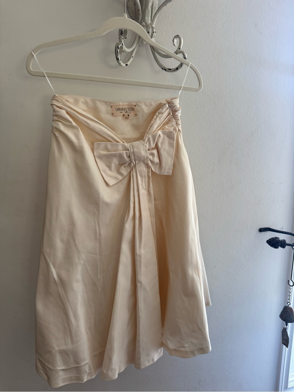 giambattista valli Cream Bow-Front A-Line Skirt in cream silk, Audrey Hepburn